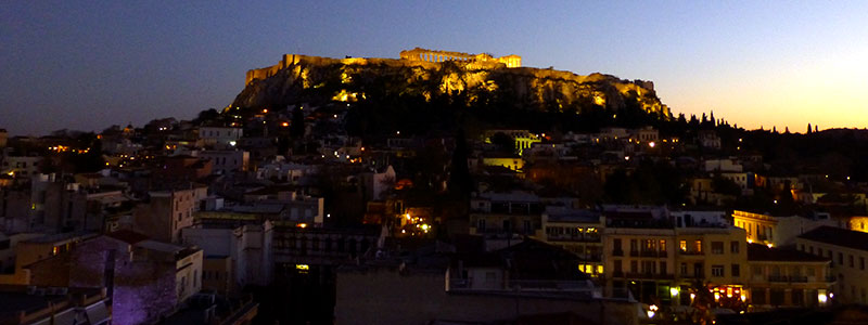 Plaka Hotel in Athen: Von der Dachterrasse ein einmaliger Blick auf die Akropolis und die Dächer der Plaka.