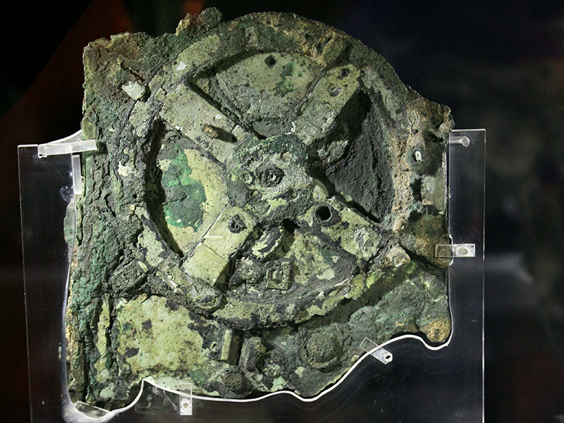 Das Schiffswrack von Antikythera im Nationalmuseum von Athen - Viel mehr als ein Klumpen Kupfer: Der Mechanismus von Antikythera.