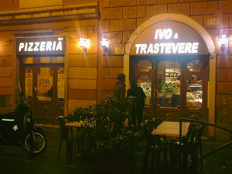 Die Pizzzeria Ivo a Trastevere in Trastevere ist seit 1962 eine Institution in Rom.