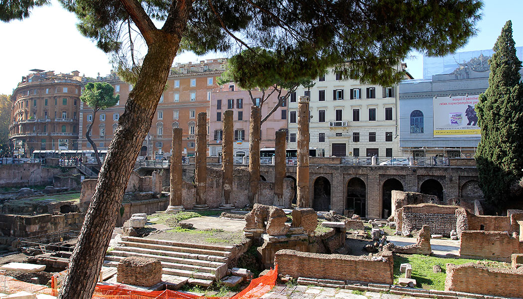 Marsfeld in Rom, Largo Argentina ein besonderes Flair. Die Tempel der Area Sacra zählen zu den ältesten antiken Monumenten Roms.