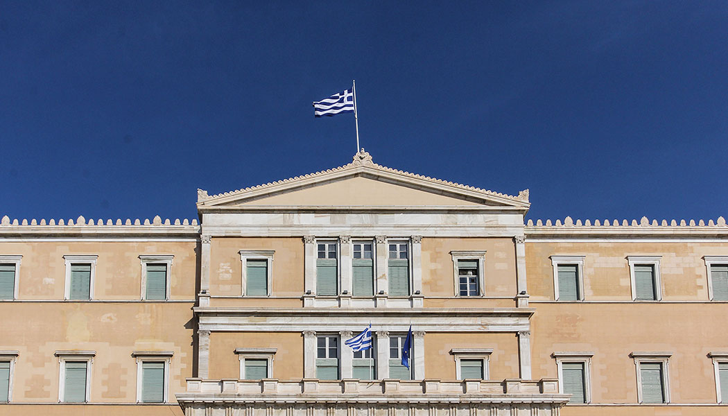 Die Hauptattraktion am Syntagma-Platz ist das Parlamentsgebäude der griechischen Regierung.