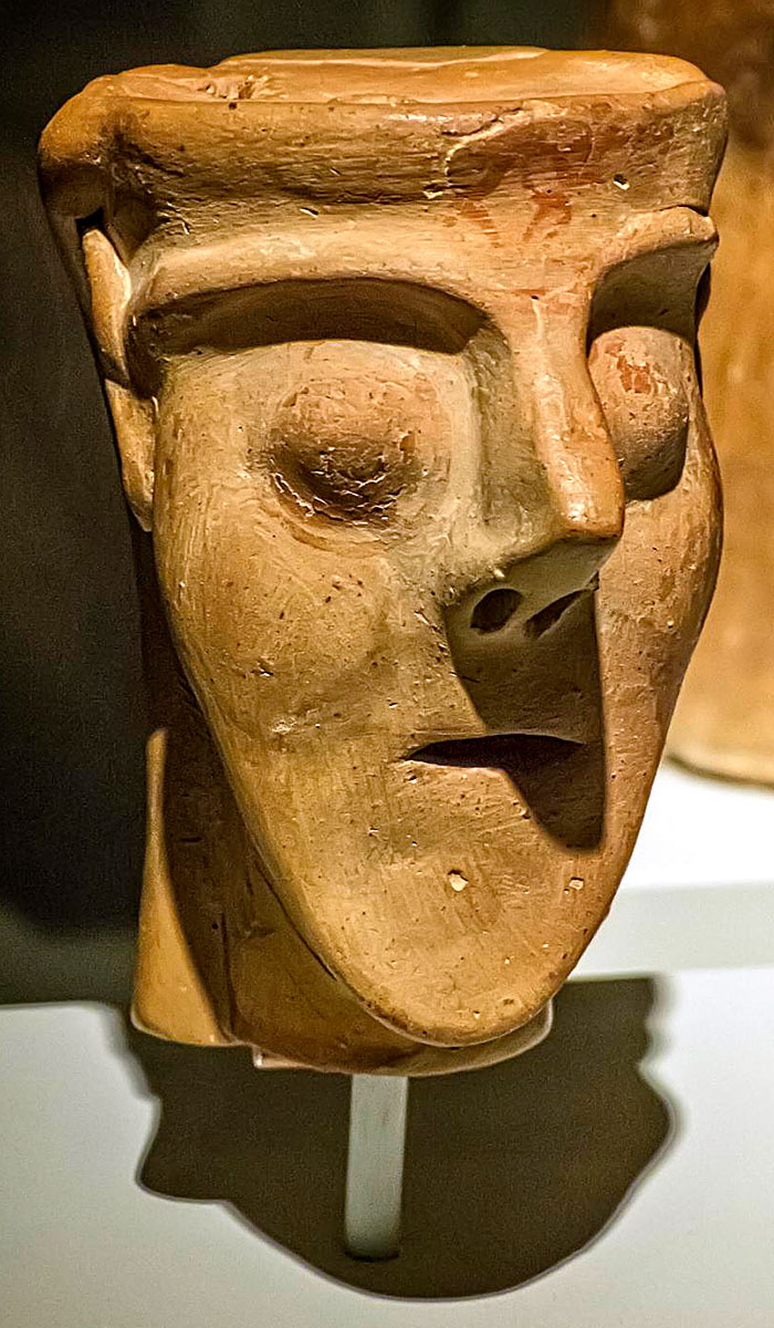asine lord of asine archaeological museum of nafplio argolis peloponnese greece Der Kopf dieser Statuette wird „Lord of Asine“ genannt, stellt vermutlich eine Göttin dar. Foto: flickr, Mary Harrsch