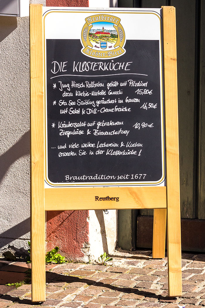 kloster-beuerberg-klosterkueche-eurasburg-wolfratshausen-bayern Die Klosterküche von Beuerberg präsentiert eine interessante Speisekarte mit kreativen Gerichten und regionalen Klassikern.