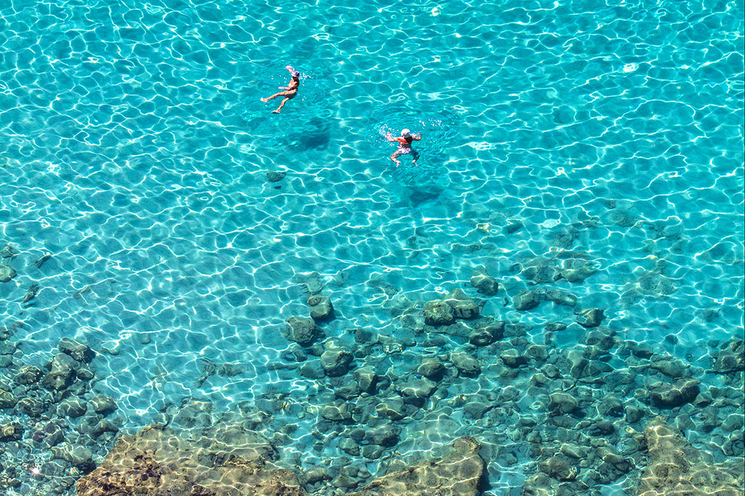 kalender-peloponnes-griechisches-urgestein-von-grandioser-schoenheit-07 swimming nafplio argolis Arvanitia beach peloponnes greece