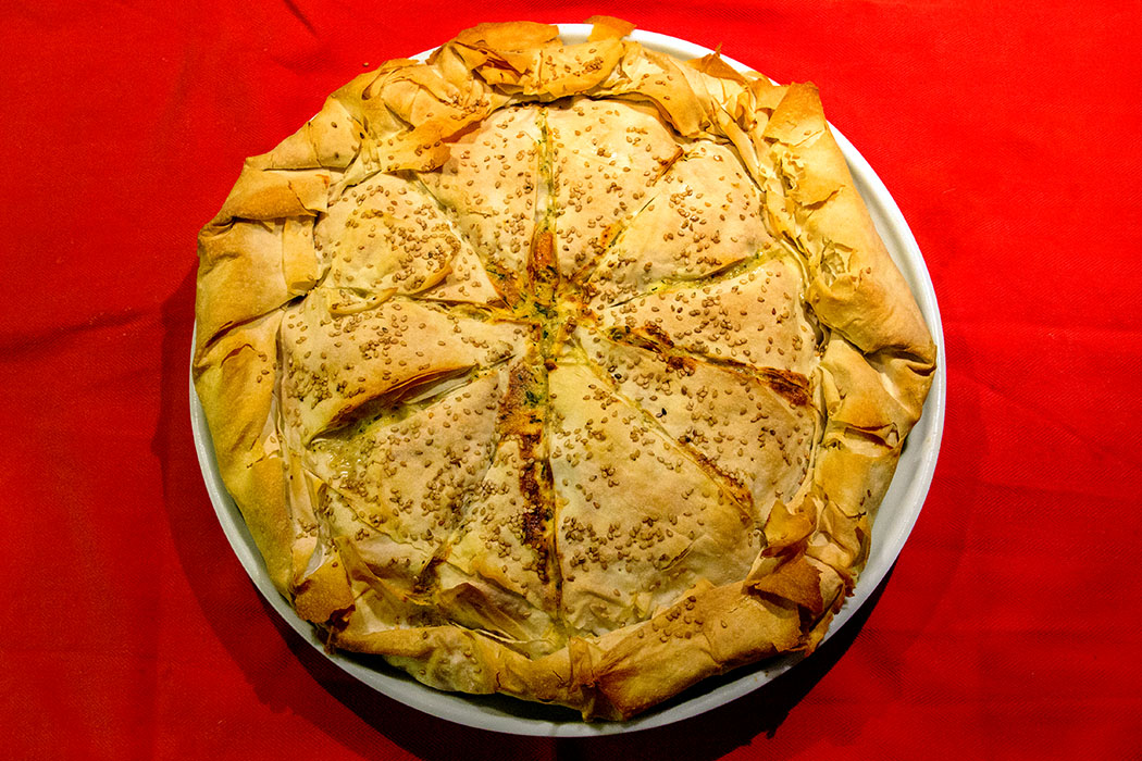 Kotopita - Griechische Huehnchen-Pastete 15 - Griechische Kotopita: Außen knusprig, innen saftig. Unser Rezept wird die ganze Familie oder eure Freunde zu Wiederholungstätern machen!