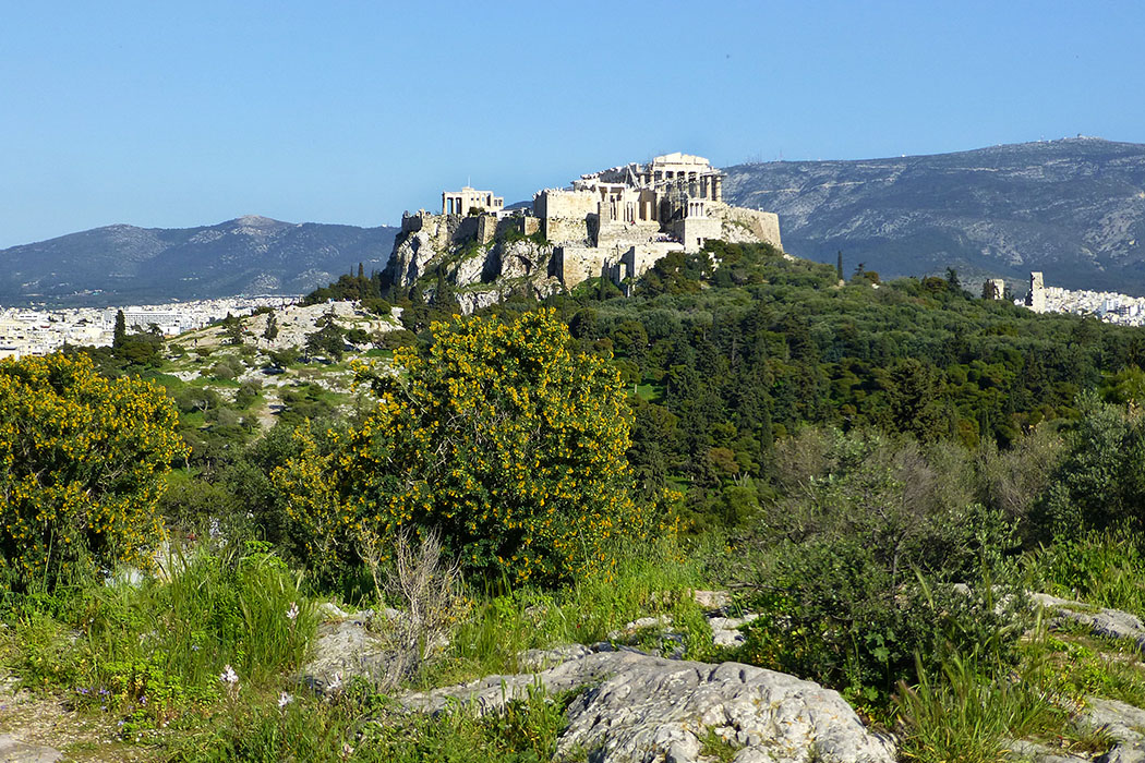 Griechenland: Übernachtungssteuer ab Januar 2018 - reise-zikaden.de - athens, akropolis, pnyx - Panoramablick in Athen: Vom Pnyx-Felsen auf die weltberühmte Akropolis von Athen.