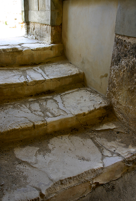 Treppe zum Lustralbad, für rituelle Reinigungen.