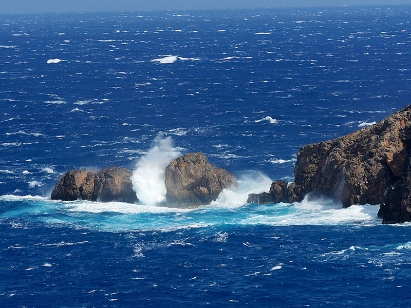 Das Meer von Antikythera ist rauh und macht die Arbeiten am Wrack nicht einfach.