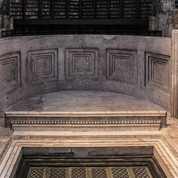 Der Blick nach oben, kurz bevor wir das Pantheon betreten.