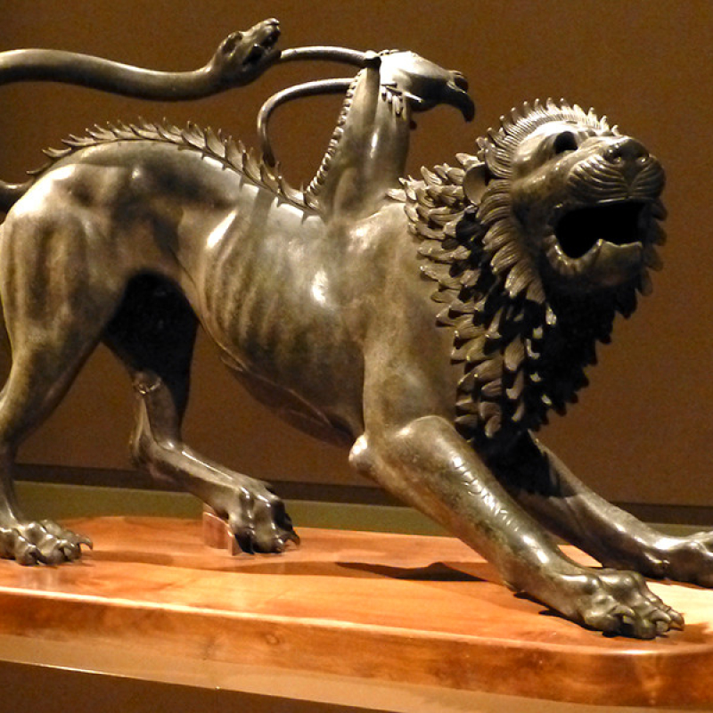 Die Chimäre von Arezzo ist eines der bekanntesten Werke etruskischer Kunst. Es handelt sich um eine Bronzestatue, die 1553 beim Bauarbeiten in Arezzo gefunden wurde.