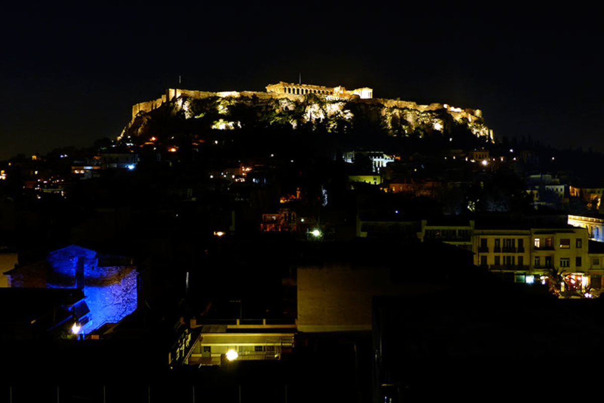 "Alleine für diese Aussicht auf die Akropolis würden wir wiederkommen!" Von der Dachterrasse des Plaka-Hotels gönnten wir uns dieses Spektakel jeden Abend.