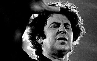 Mikis Theodorakis zum 90. Geburtstag: Musiker, Komponist und Politiker