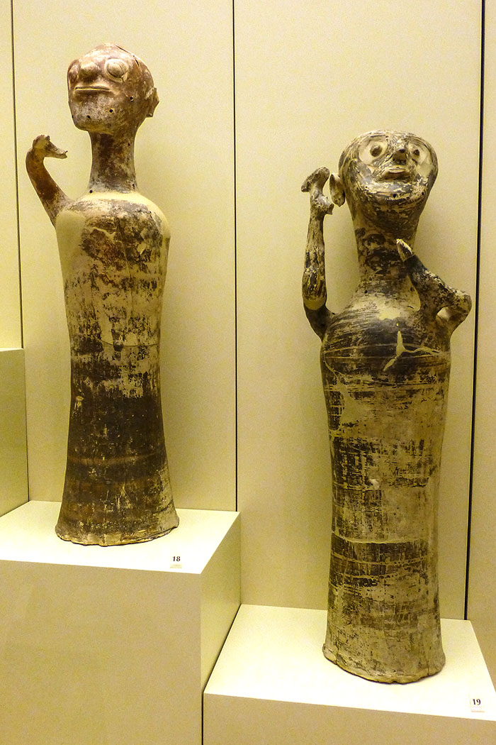 Auf einer Drehscheibe hergestellte Götterfiguren, gefunden im "Raum der Idole", 1250 bis 1180 v. Chr.