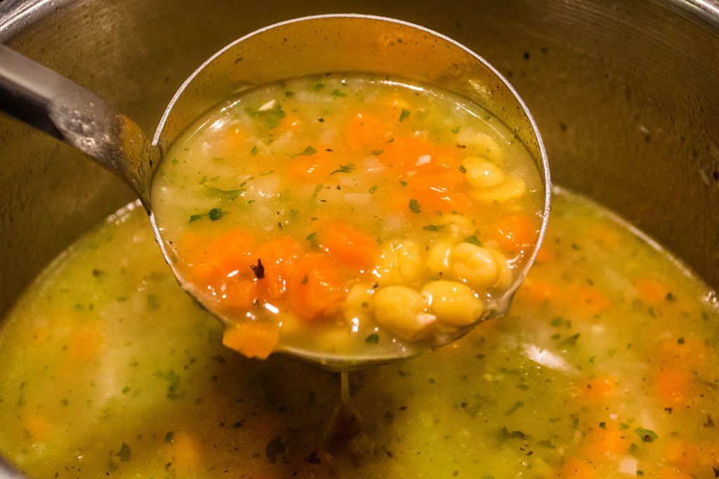 Revithosoupa: Griechische Kichererbsensuppe