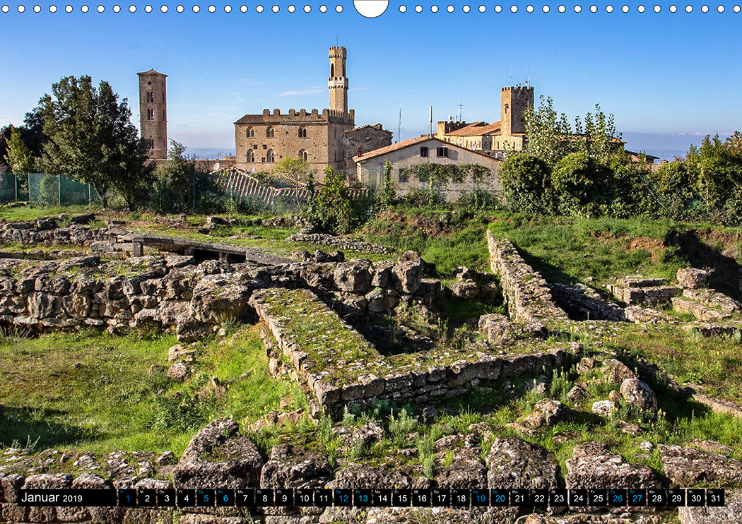 Januar: Volterra: Die etruskische Akropolis aus dem 3. Jhd. v. Chr. thront über der Altstadt.