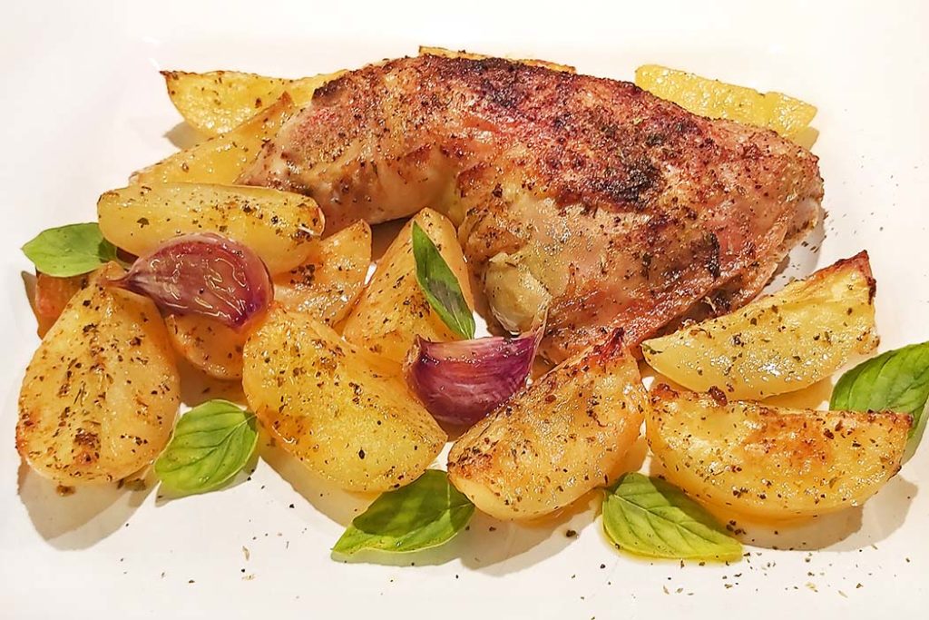 Hühnchen mit Kartoffeln im Ofen: Kotopoulo me patates sto fourno