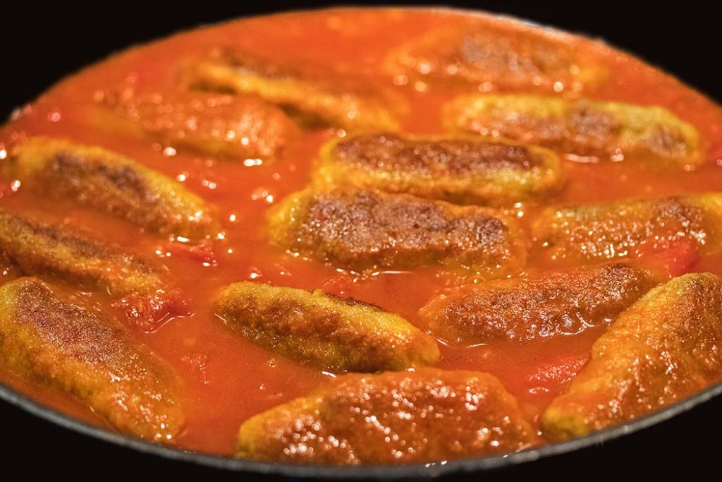 Soutzoukakia Smyrneika – Hackfleischröllchen in Tomatensauce